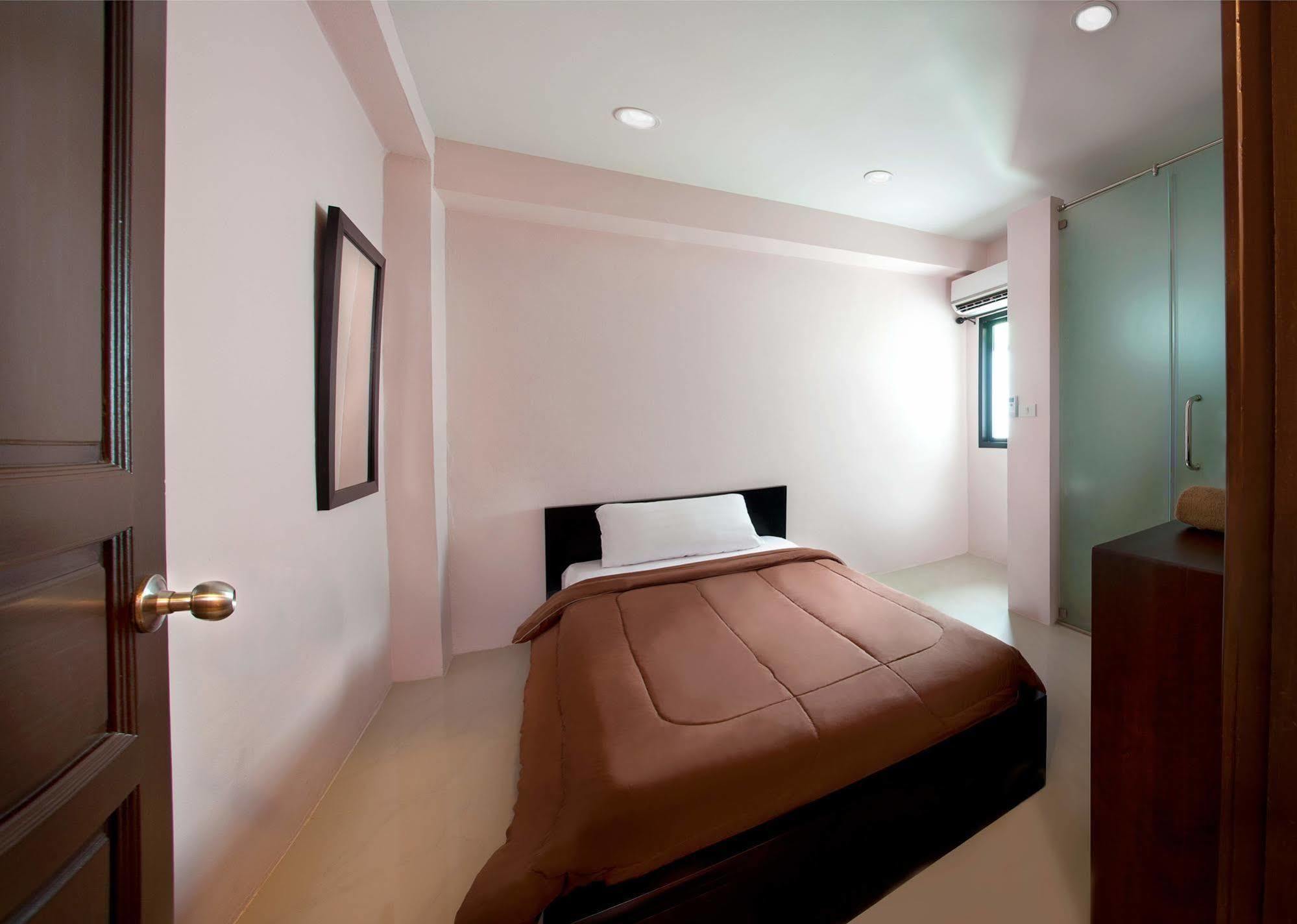 A And A Guesthouse Bangkok Ngoại thất bức ảnh